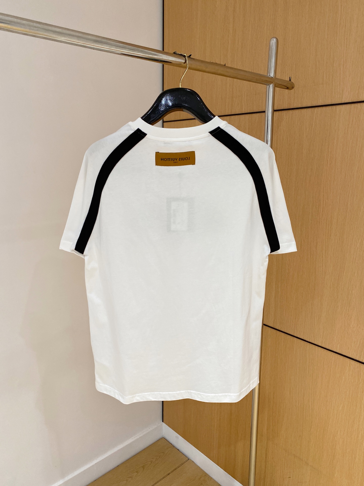 Louis Vuitton Men's 25SS Crewneck T-Shirt - Modern Logo Design 10 i1747327847795 8578 0 8
