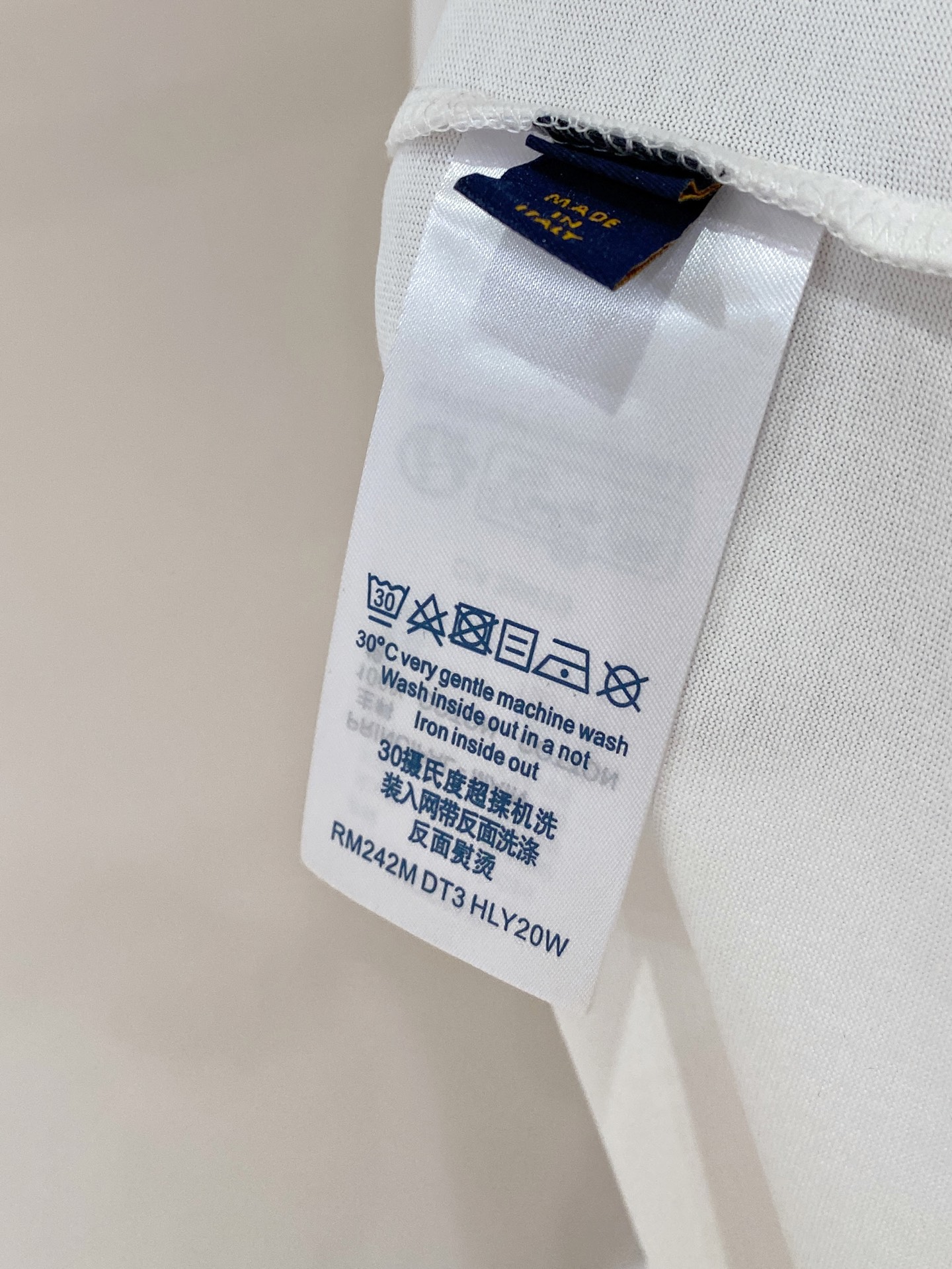 Lv 25SS春夏新款首发专柜最新圆领T恤 高端订制 设计前卫时尚！品牌logo重工艺设计 高端定制24