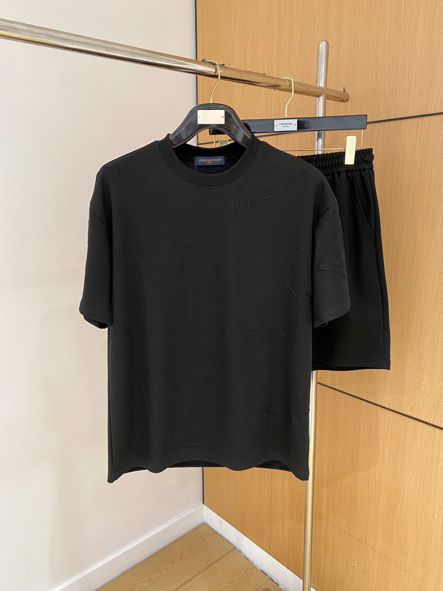 LV🔥🔥高端定制 2025春夏新款首发专柜最新款短袖短裤休...