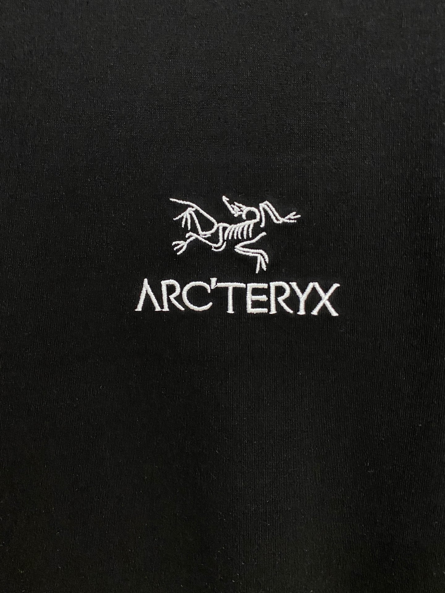 Arc'teryx  休闲套装服装,男 4
