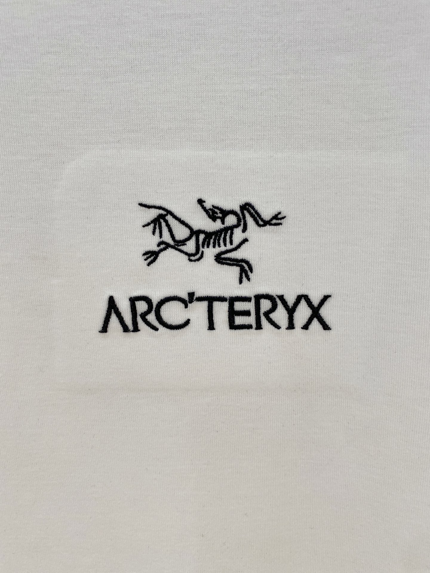 Arc'teryx  休闲套装服装,男 4