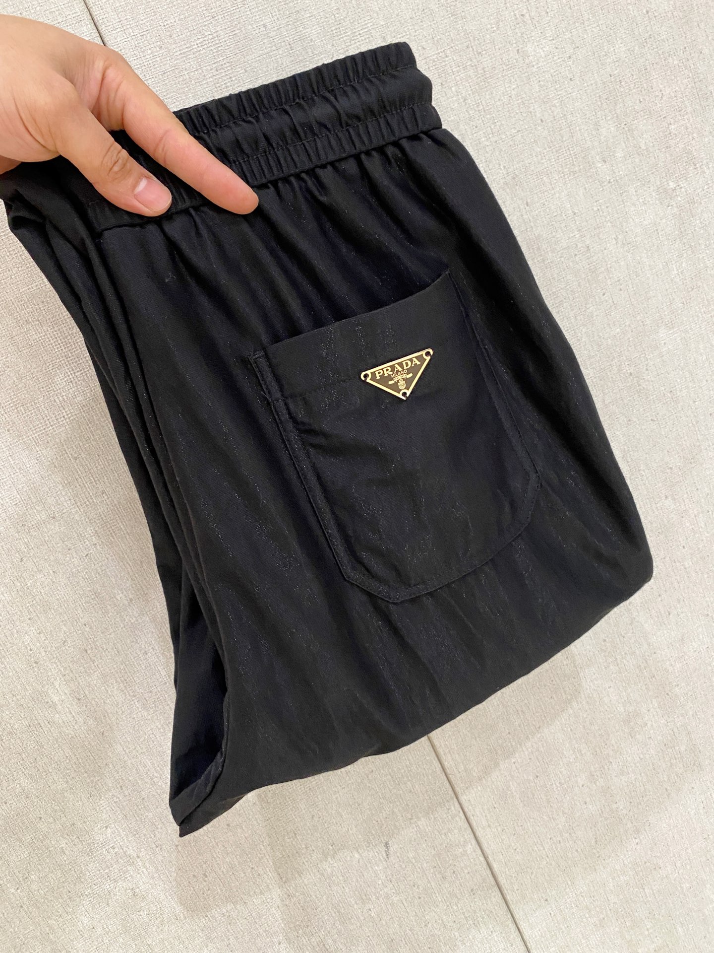 ❤️ Prada   男士精品休闲裤顶级面料休闲裤，最新款上身版型无敌正!绝对可以闭眼收的一款此款裤子非