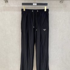 ❤️ Prada 男士精品休闲裤顶级面料休闲裤,最新款上身版型无敌正!绝对可以闭眼收的一款此款裤子非 ❤️ Prada 男士精品休闲裤顶级面料休闲裤,最新款上身版型无敌正!绝对可以闭眼收的一款此款裤子非