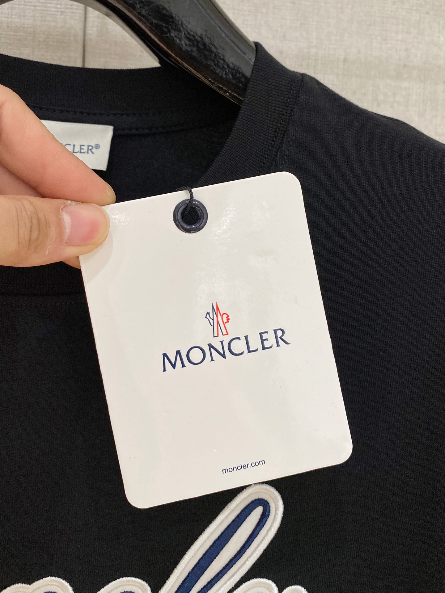 🌾退换# 蒙*Moncler 春夏新款首发专柜最新款短袖圆领T恤 高端订制 设计前卫时尚！品牌logo重