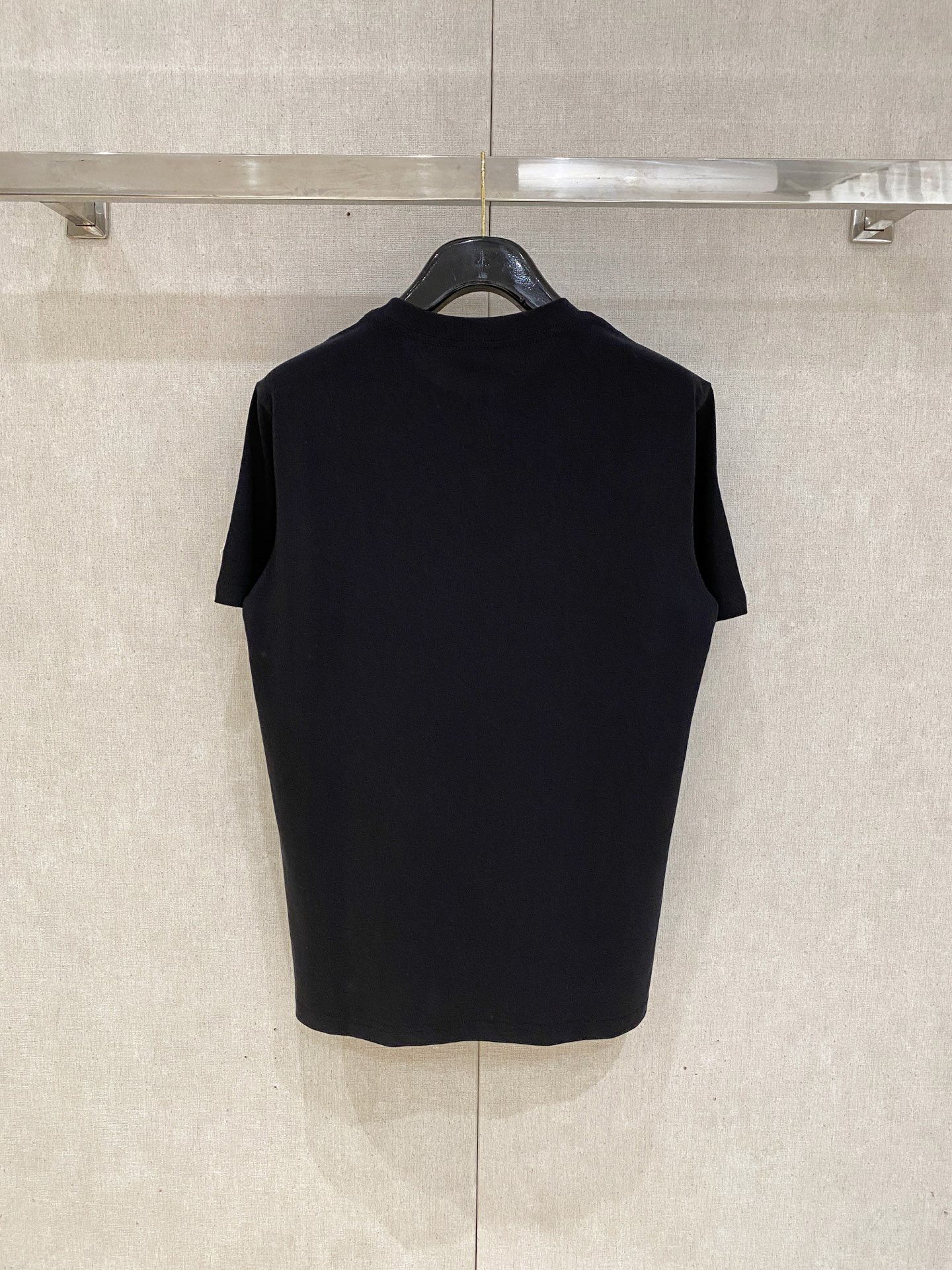 🌾退换# 蒙*Moncler 春夏新款首发专柜最新款短袖圆领T恤 高端订制 设计前卫时尚！品牌logo重