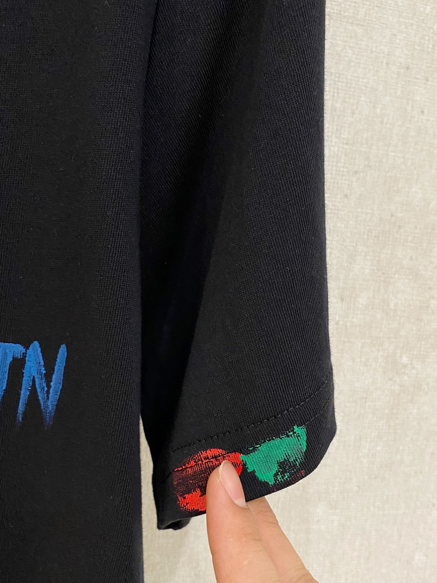 🌾退换# 路易威*LV 春夏新款首发专柜最新款短袖圆领T恤 手绘工艺 高端订制 设计前卫时尚！品牌log