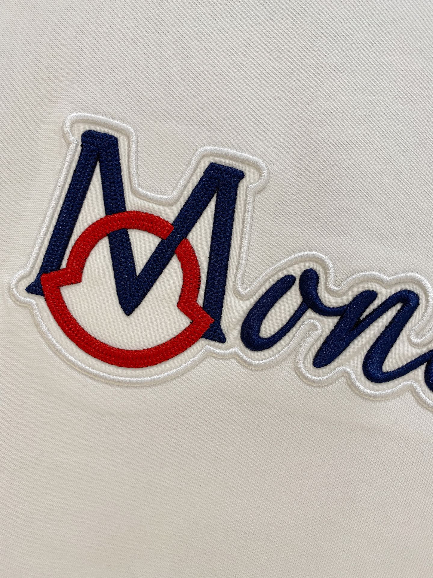 🌾退换# 蒙*Moncler 春夏新款首发专柜最新款短袖圆领T恤 高端订制 设计前卫时尚！品牌logo重