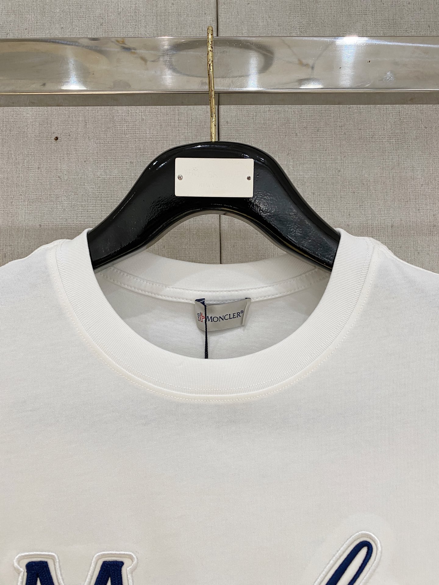 🌾退换# 蒙*Moncler 春夏新款首发专柜最新款短袖圆领T恤 高端订制 设计前卫时尚！品牌logo重