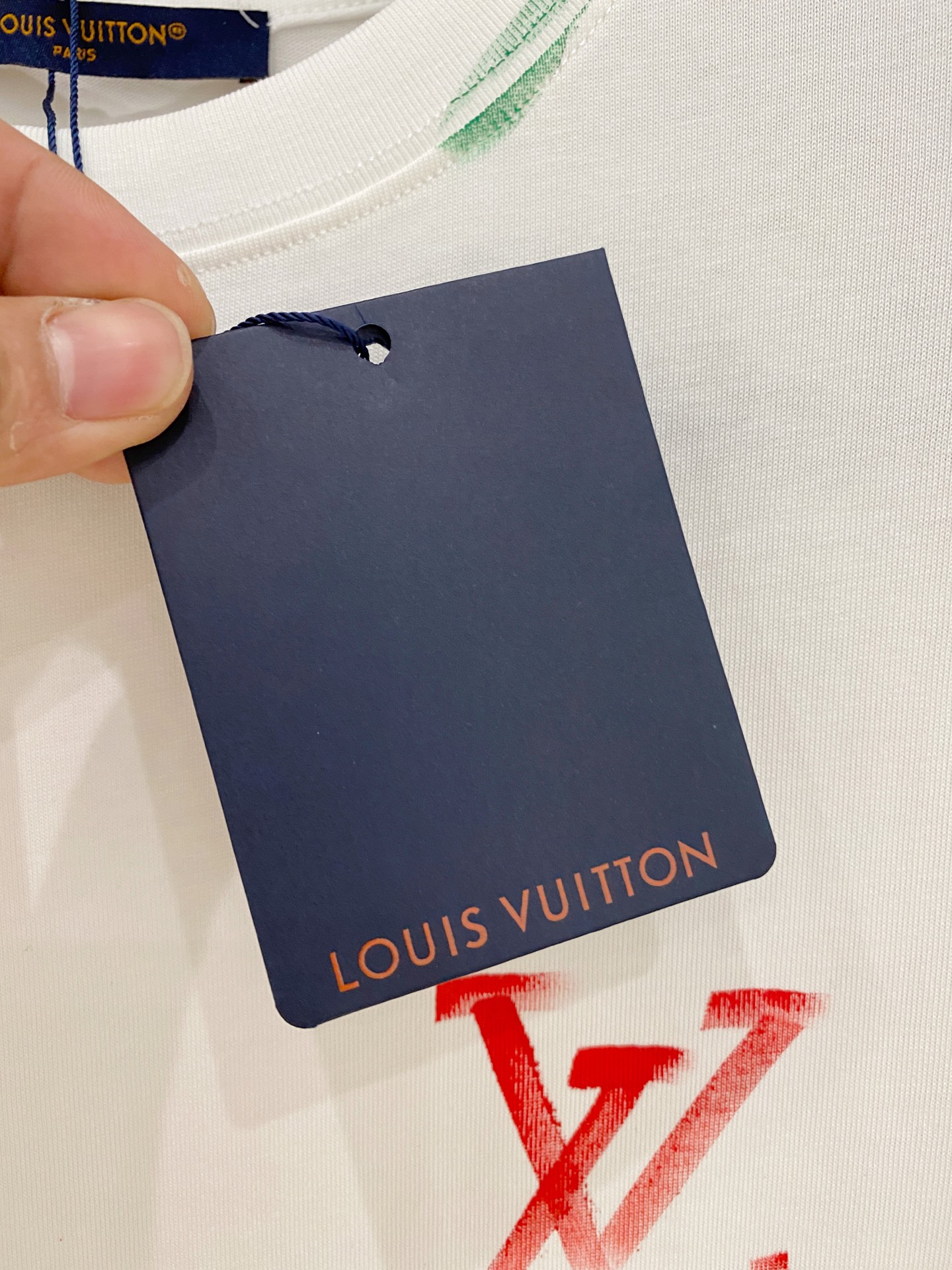 🌾退换# 路易威*LV 春夏新款首发专柜最新款短袖圆领T恤 手绘工艺 高端订制 设计前卫时尚！品牌log