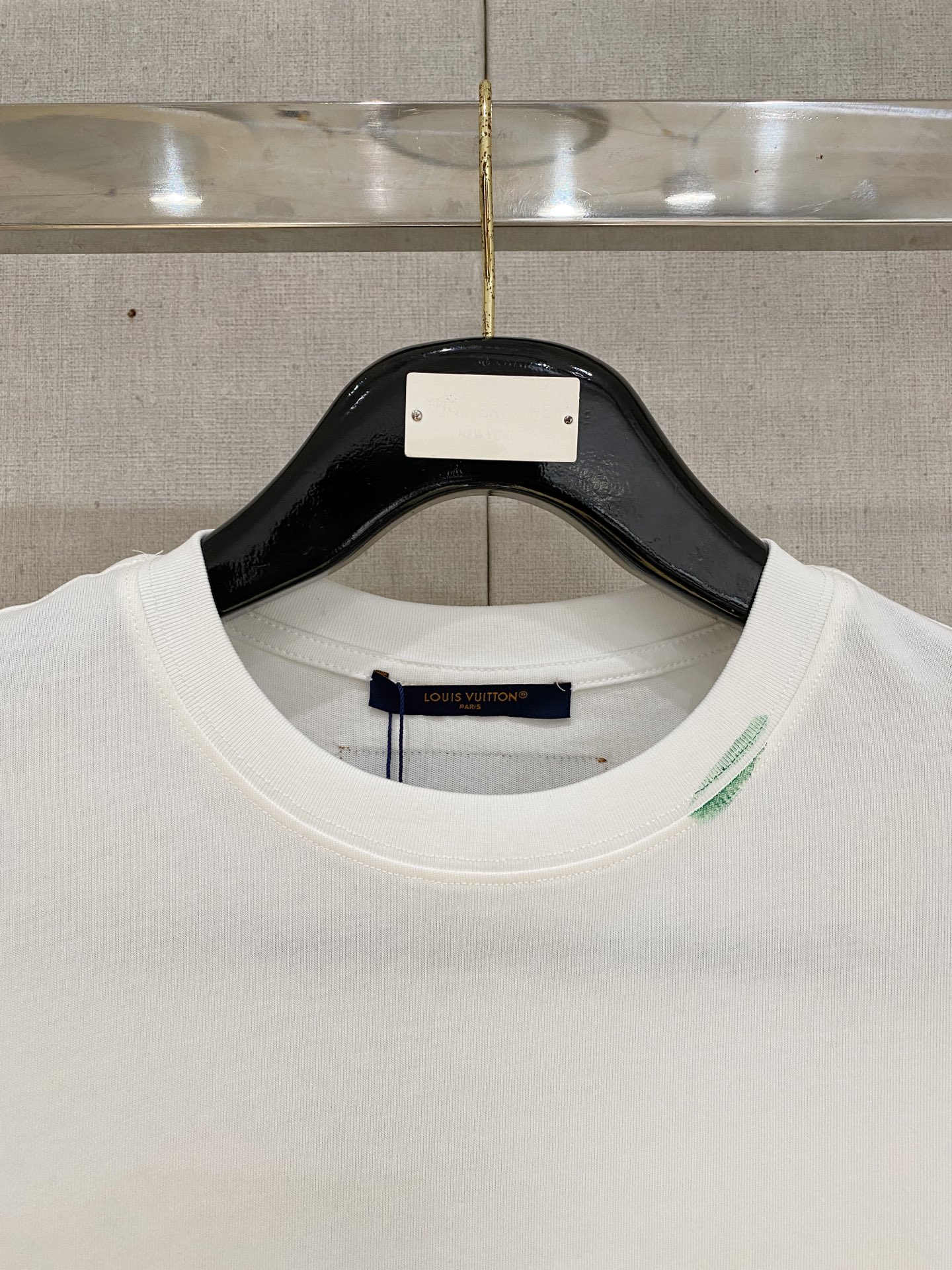 🌾退换# 路易威*LV 春夏新款首发专柜最新款短袖圆领T恤 手绘工艺 高端订制 设计前卫时尚！品牌log