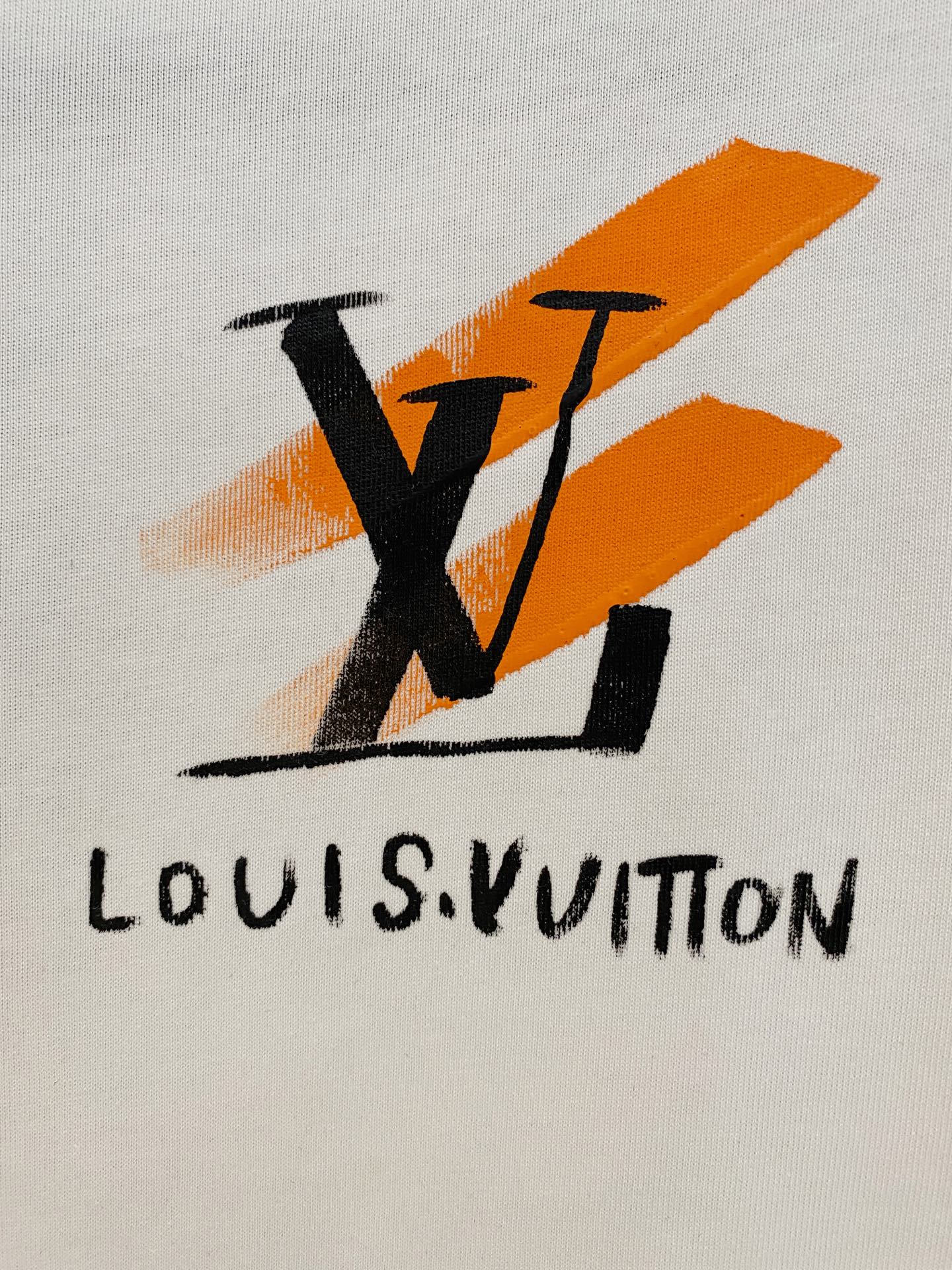 🌾退换# 路易威*LV 春夏新款首发专柜最新款短袖圆领T恤 手绘工艺 高端订制 设计前卫时尚！品牌log