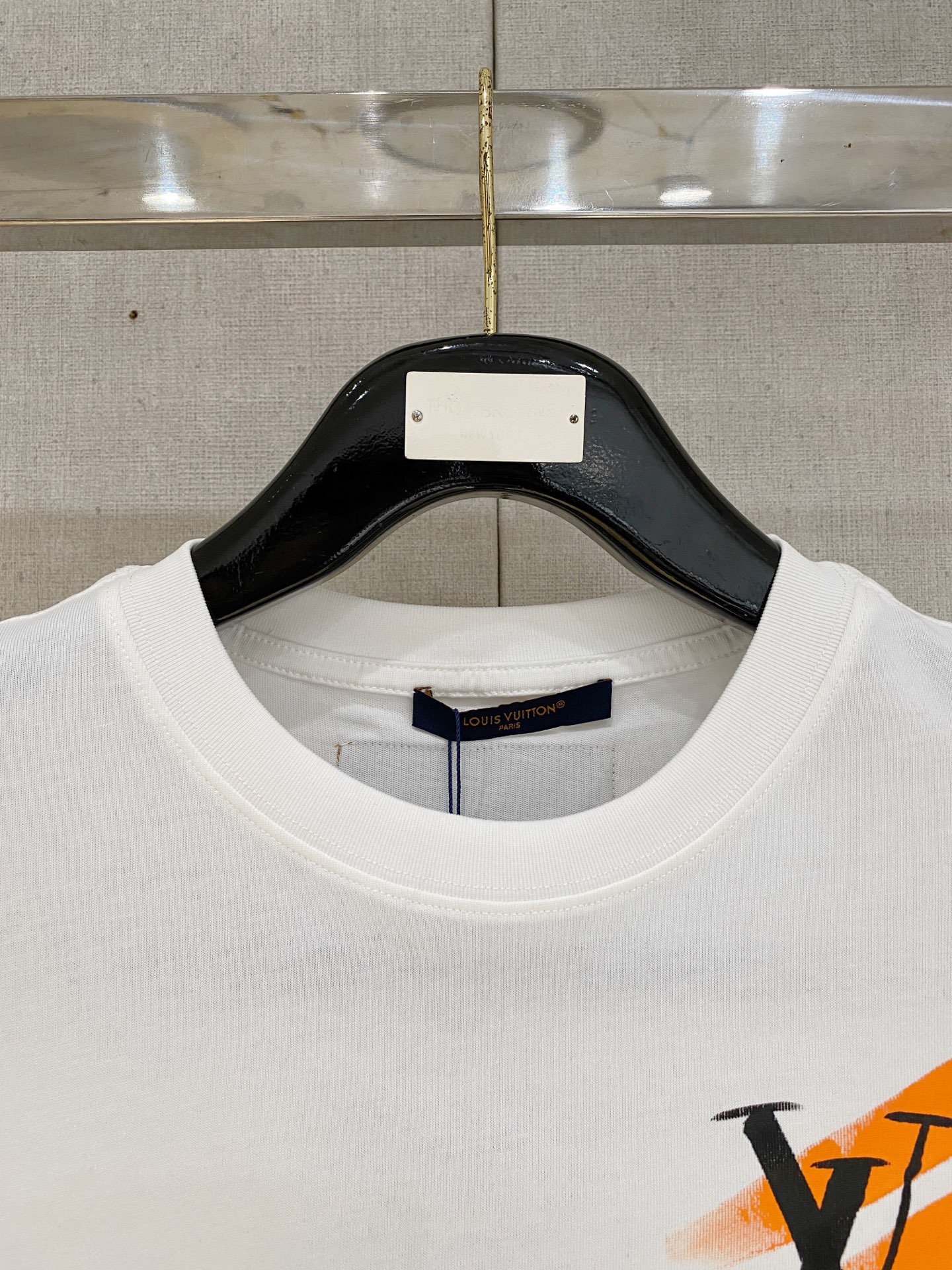 🌾退换# 路易威*LV 春夏新款首发专柜最新款短袖圆领T恤 手绘工艺 高端订制 设计前卫时尚！品牌log