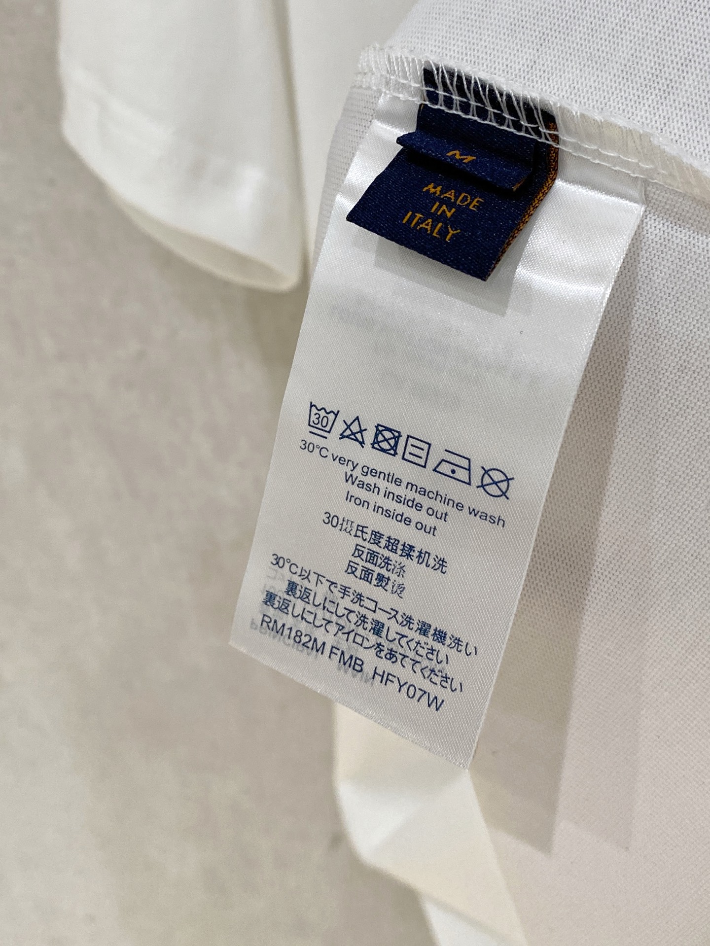 🌾退换# 路易威*LV 春夏新款首发专柜最新款短袖圆领T恤 手绘工艺 高端订制 设计前卫时尚！品牌log