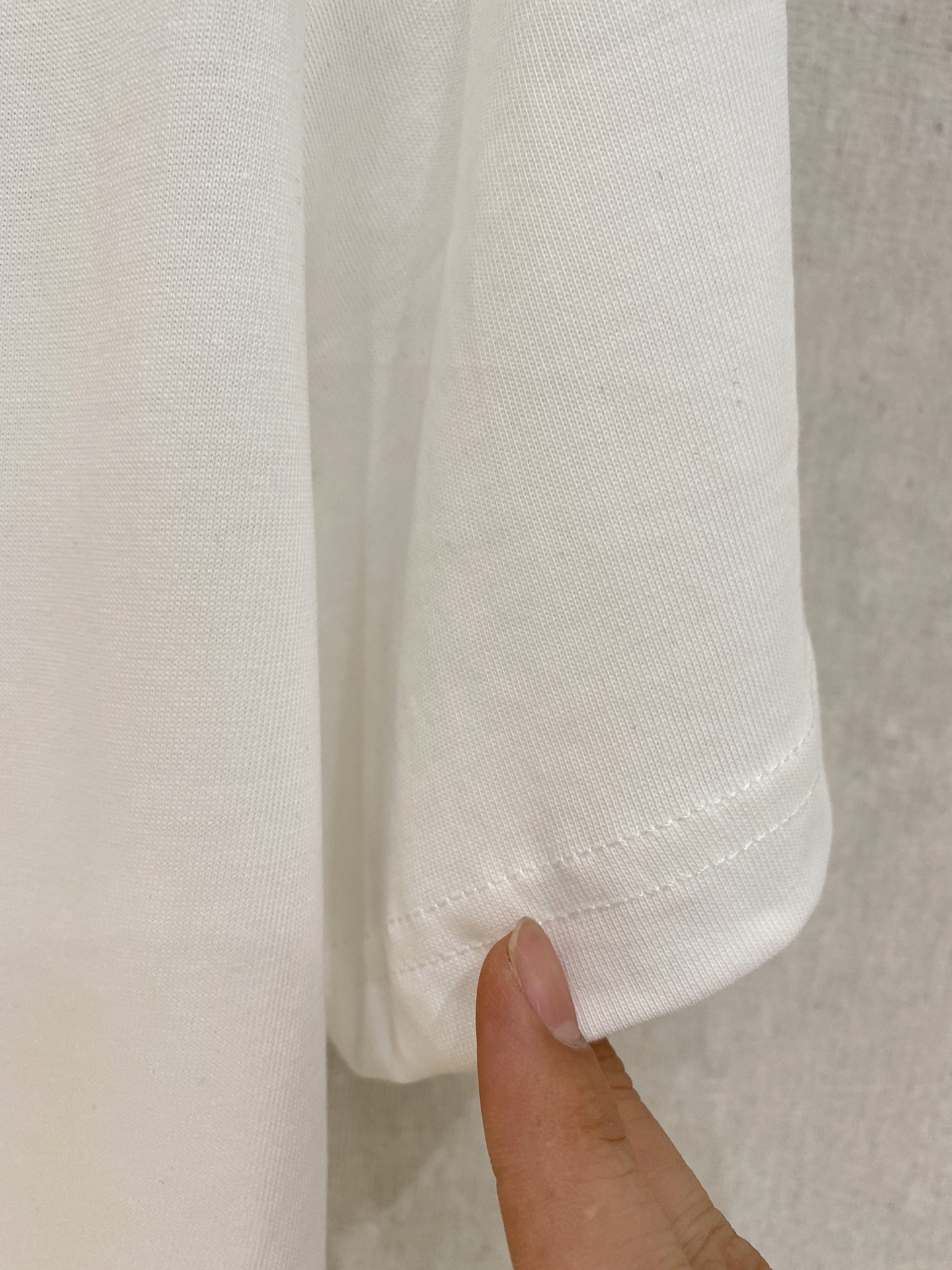 🌾退换# 路易威*LV 春夏新款首发专柜最新款短袖圆领T恤 手绘工艺 高端订制 设计前卫时尚！品牌log