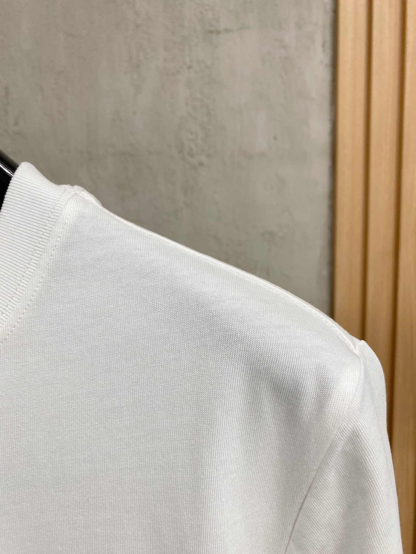  普拉*Prada 25SS春夏新款首发专柜最新款短袖圆领T恤 高端订制 设计前卫时尚！品牌logo重工