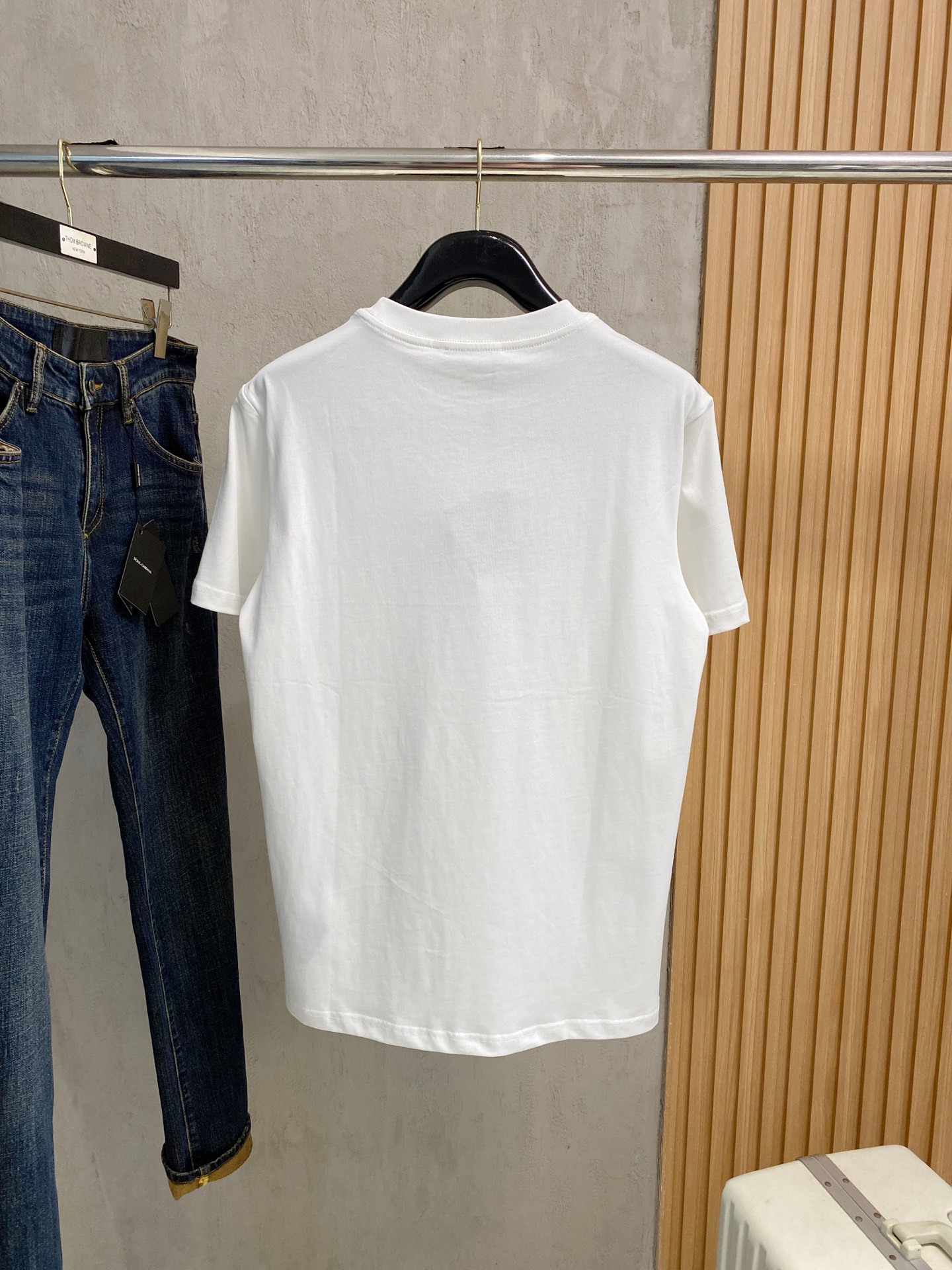  普拉*Prada 25SS春夏新款首发专柜最新款短袖圆领T恤 高端订制 设计前卫时尚！品牌logo重工