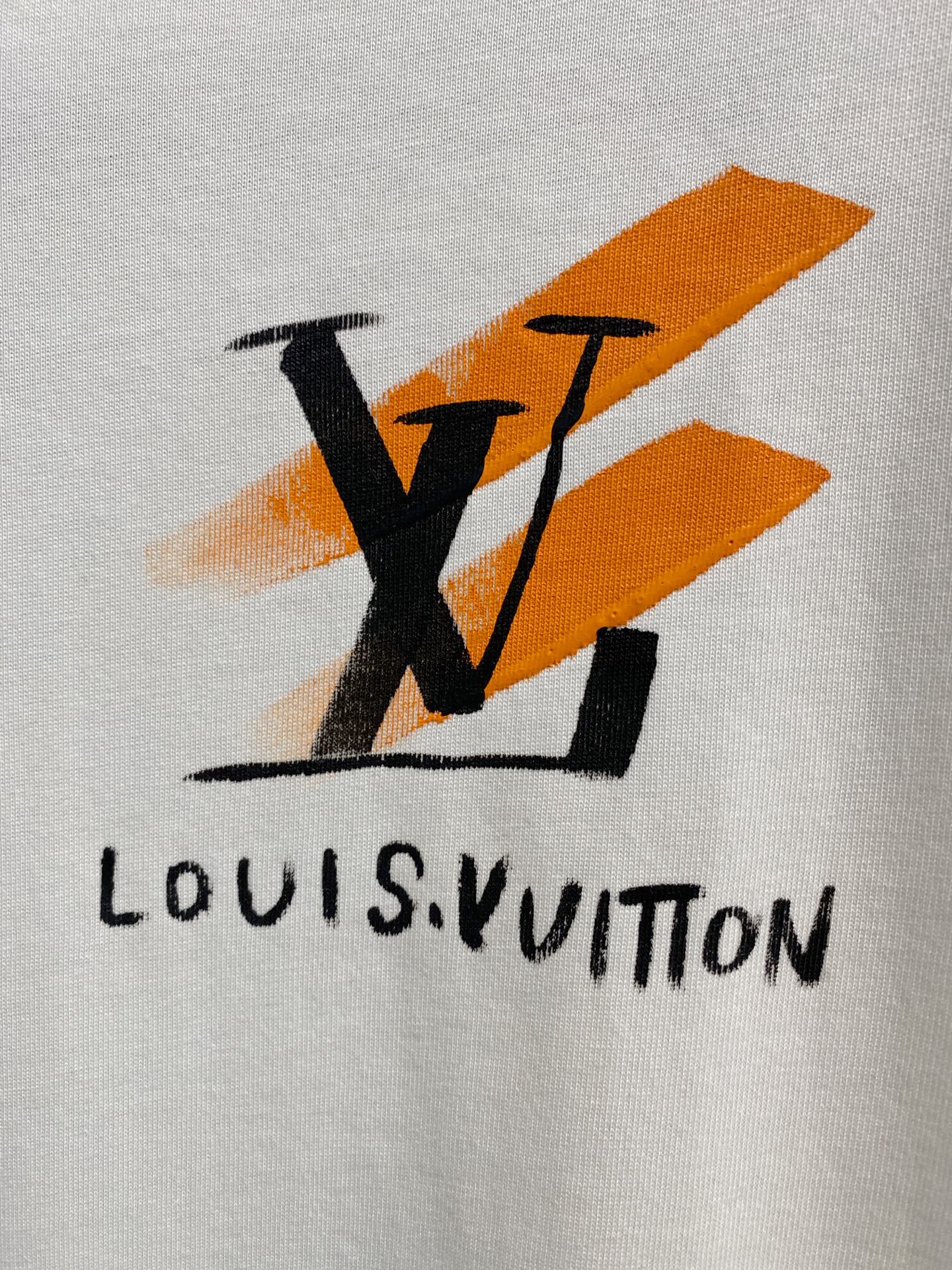  路易威*1V 25SS春夏新款首发专柜最新款短袖圆领T恤 手绘高端订制 设计前卫时尚！品牌logo重工