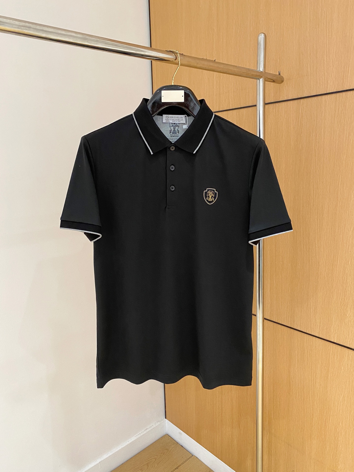  
bC夏季新品翻领Polo短袖
时尚单品设计，更加时尚舒适，高标准定制，上身非常有型，奢华品牌经典LO