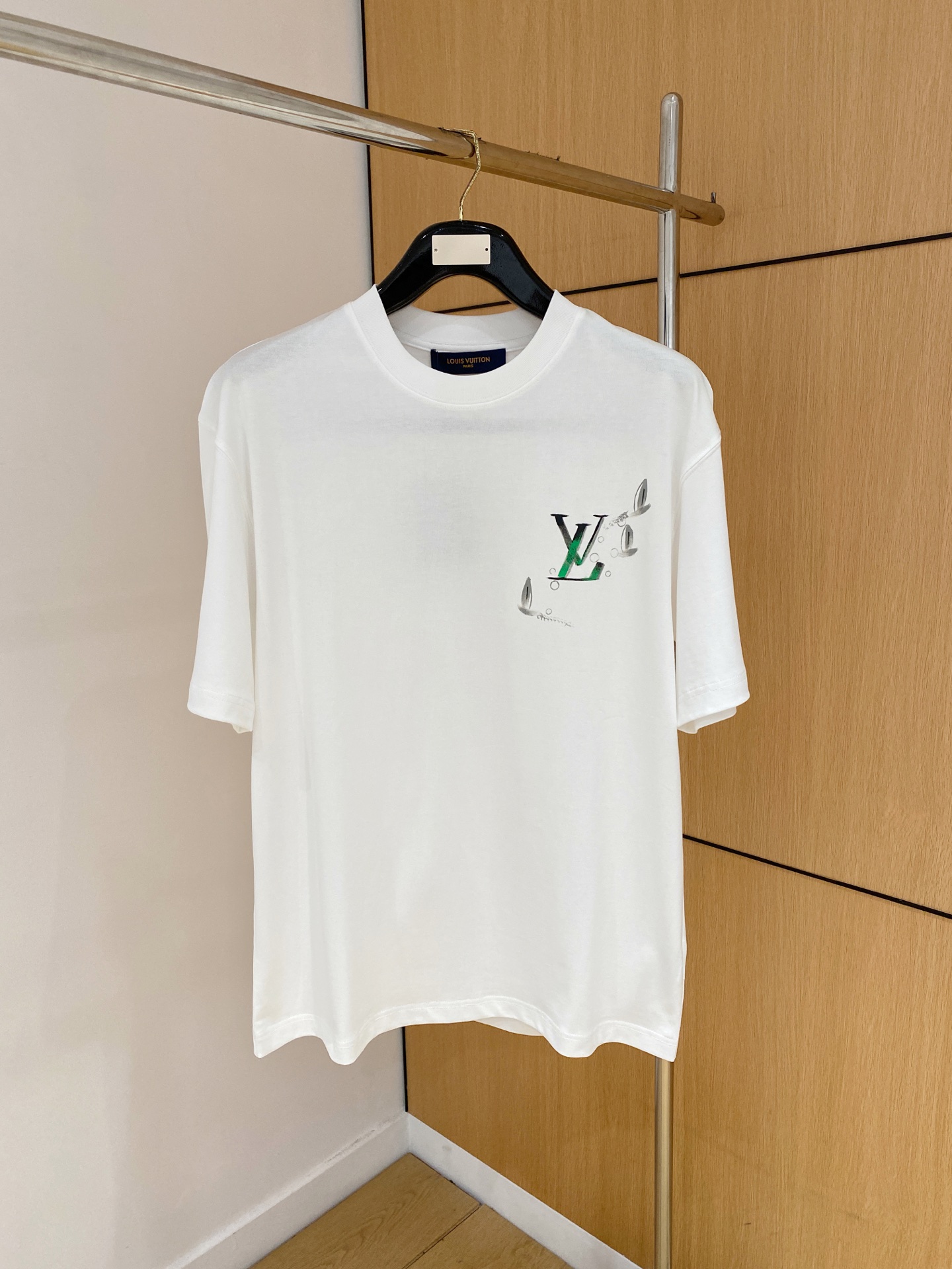 。上新lv 手绘 25 SS 新疆长绒棉 上身舒适亲肤 纯棉质感 经典百搭 黑白 码数M-3Xl