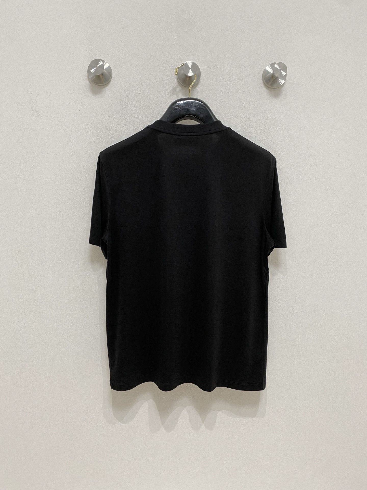  芬迪 2025春夏新款首发专柜最新款圆领短袖 高端订制 设计前卫时尚！品牌logo重工艺设计 高端定制