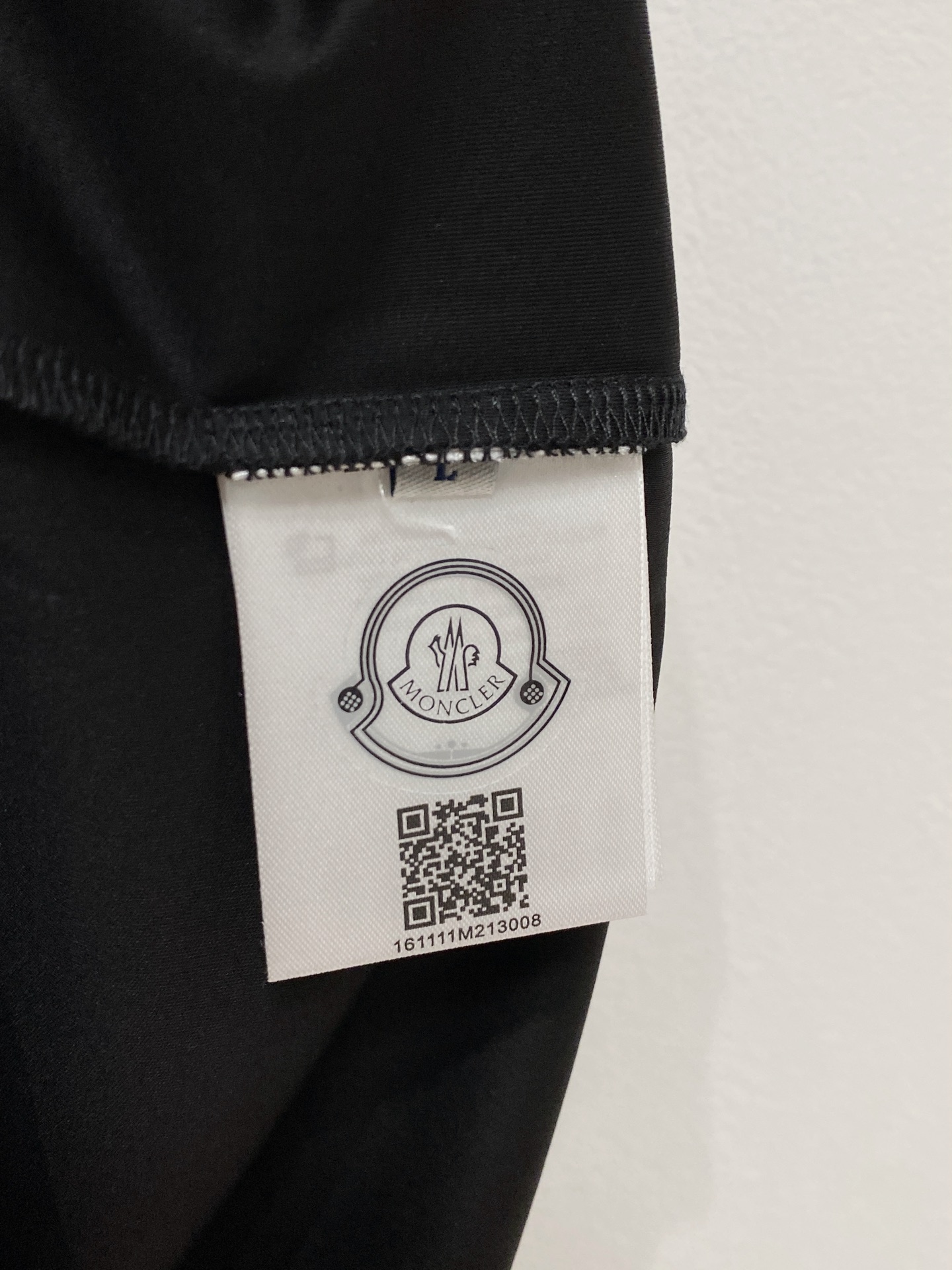 蒙口 2025春夏新款首发专柜最新款圆领短袖 高端订制 设计前卫时尚！品牌logo重工艺设计 高端定制1