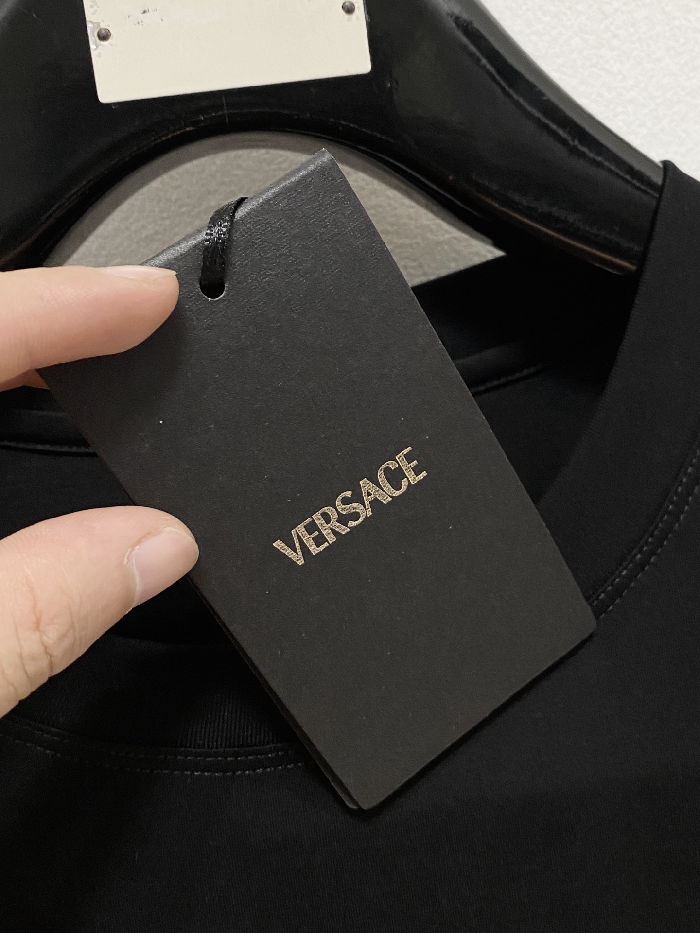  范思哲 2025春夏新款首发专柜最新款圆领短袖 高端订制 设计前卫时尚！品牌logo重工艺设计 高端定