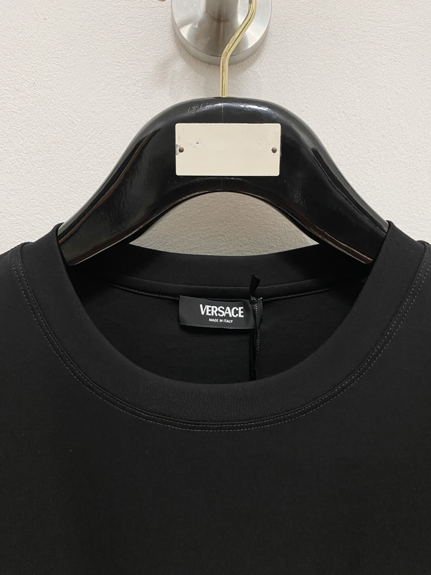  范思哲 2025春夏新款首发专柜最新款圆领短袖 高端订制 设计前卫时尚！品牌logo重工艺设计 高端定