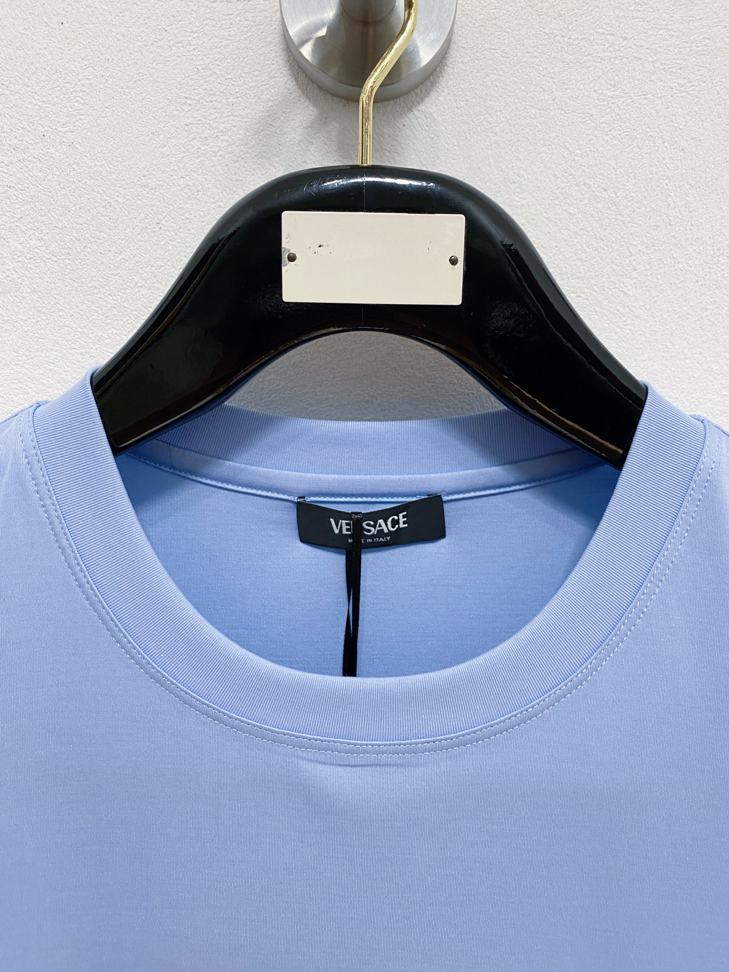  范思哲  2025春夏新款首发专柜最新款圆领短袖 高端订制 设计前卫时尚！品牌logo重工艺设计 高端