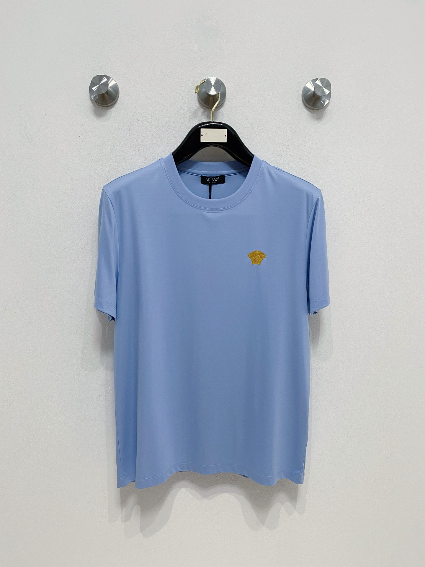  范思哲  2025春夏新款首发专柜最新款圆领短袖 高端订制 设计前卫时尚！品牌logo重工艺设计 高端