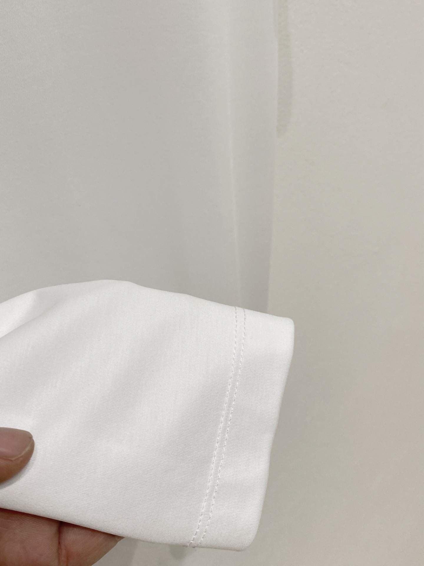  范思哲 2025春夏新款首发专柜最新款圆领短袖 高端订制 设计前卫时尚！品牌logo重工艺设计 高端定