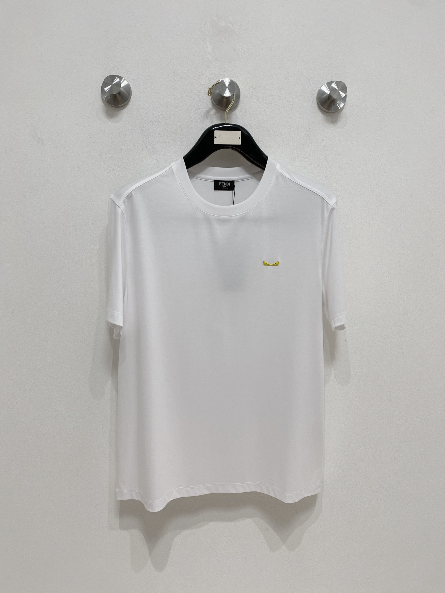  芬迪 2025春夏新款首发专柜最新款圆领短袖 高端订制 设计前卫时尚！品牌logo重工艺设计 高端定制