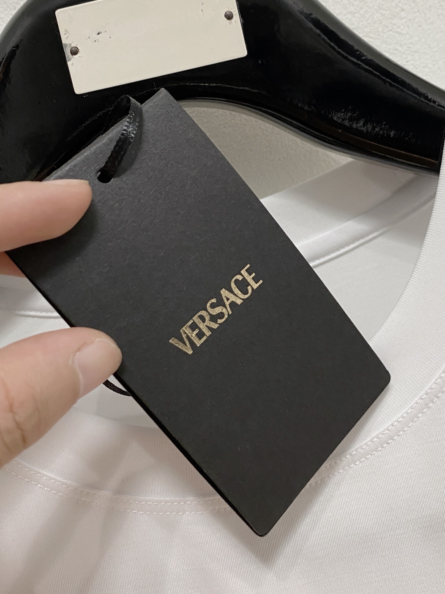  范思哲 2025春夏新款首发专柜最新款圆领短袖 高端订制 设计前卫时尚！品牌logo重工艺设计 高端定