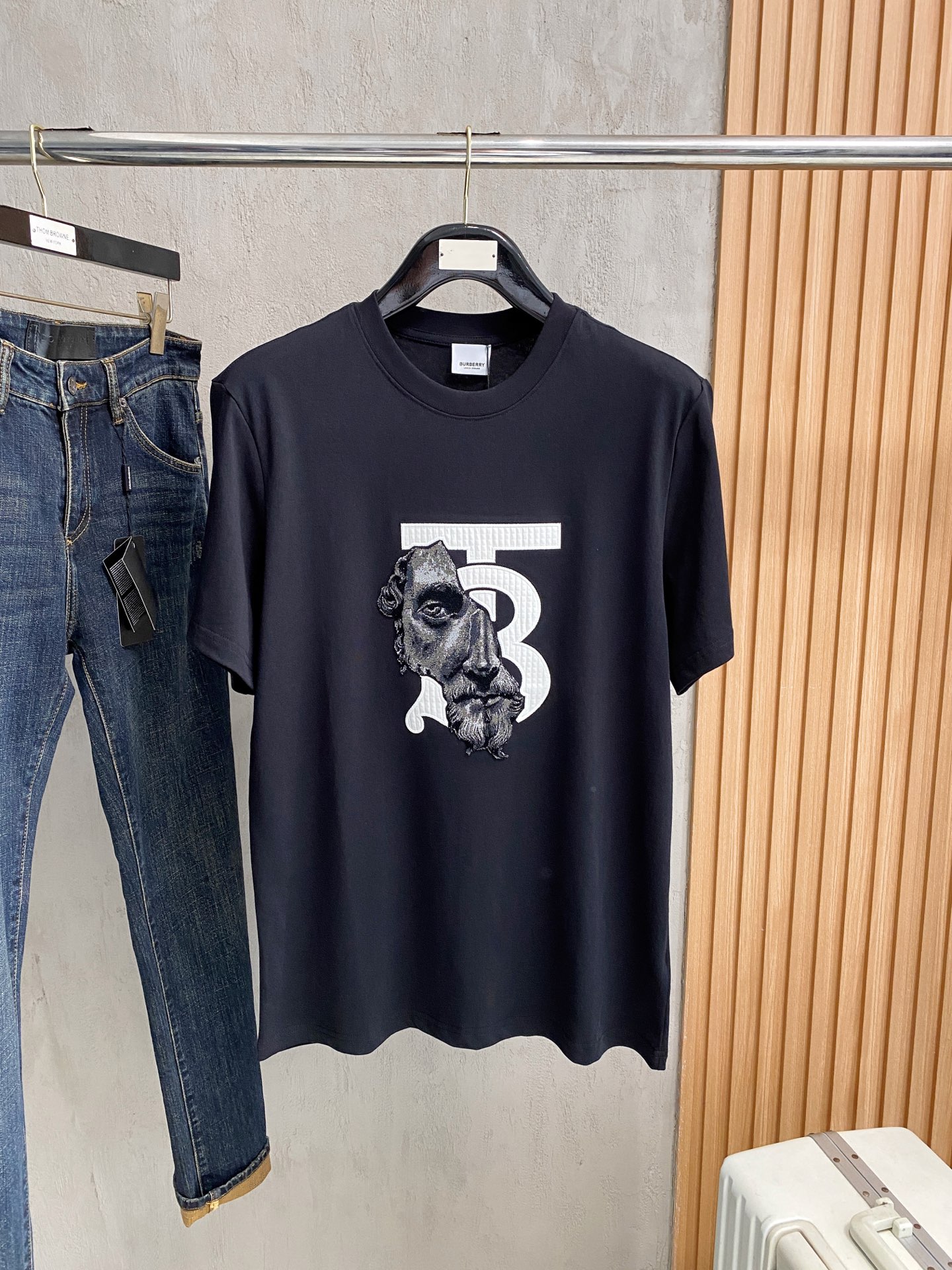  巴宝*Burberry 25SS春夏新款首发专柜最新款短袖圆领T恤 高端订制 设计前卫时尚！品牌log