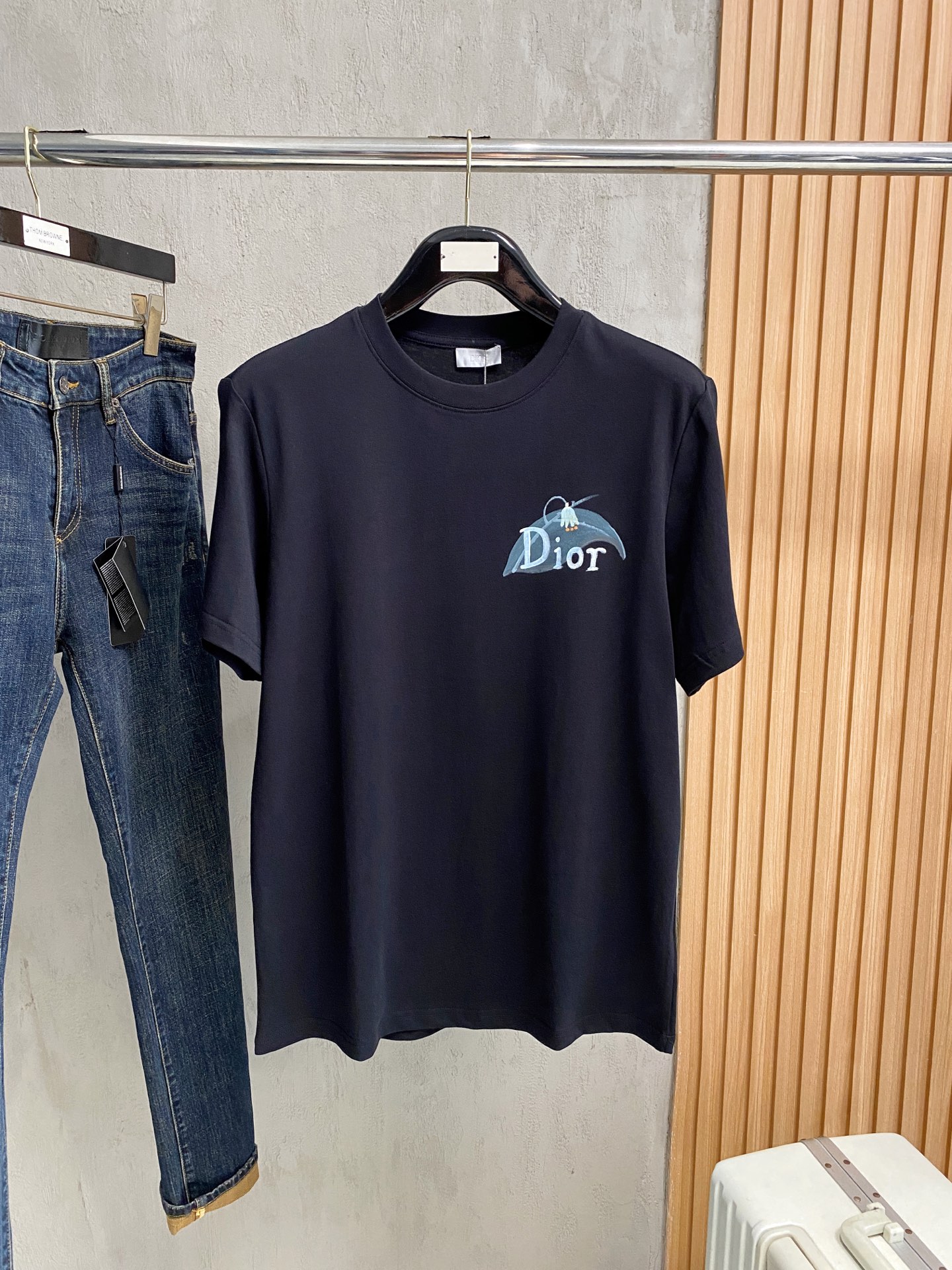  迪*DIOR 25SS春夏新款首发专柜最新款短袖圆领T恤 手绘高端订制 设计前卫时尚！品牌logo重工