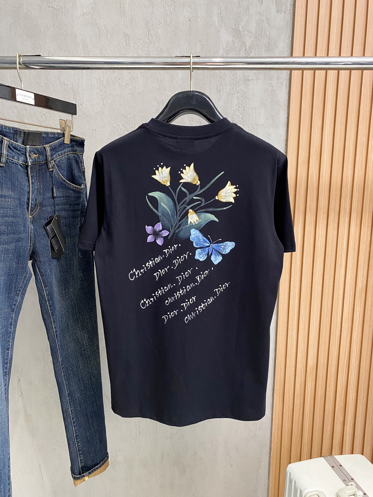  迪*DIOR 25SS春夏新款首发专柜最新款短袖圆领T恤 手绘高端订制 设计前卫时尚！品牌logo重工