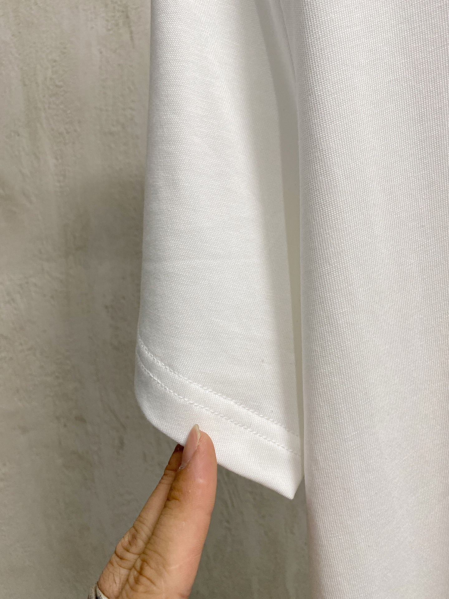  巴宝*Burberry 25SS春夏新款首发专柜最新款短袖圆领T恤 高端订制 设计前卫时尚！品牌log