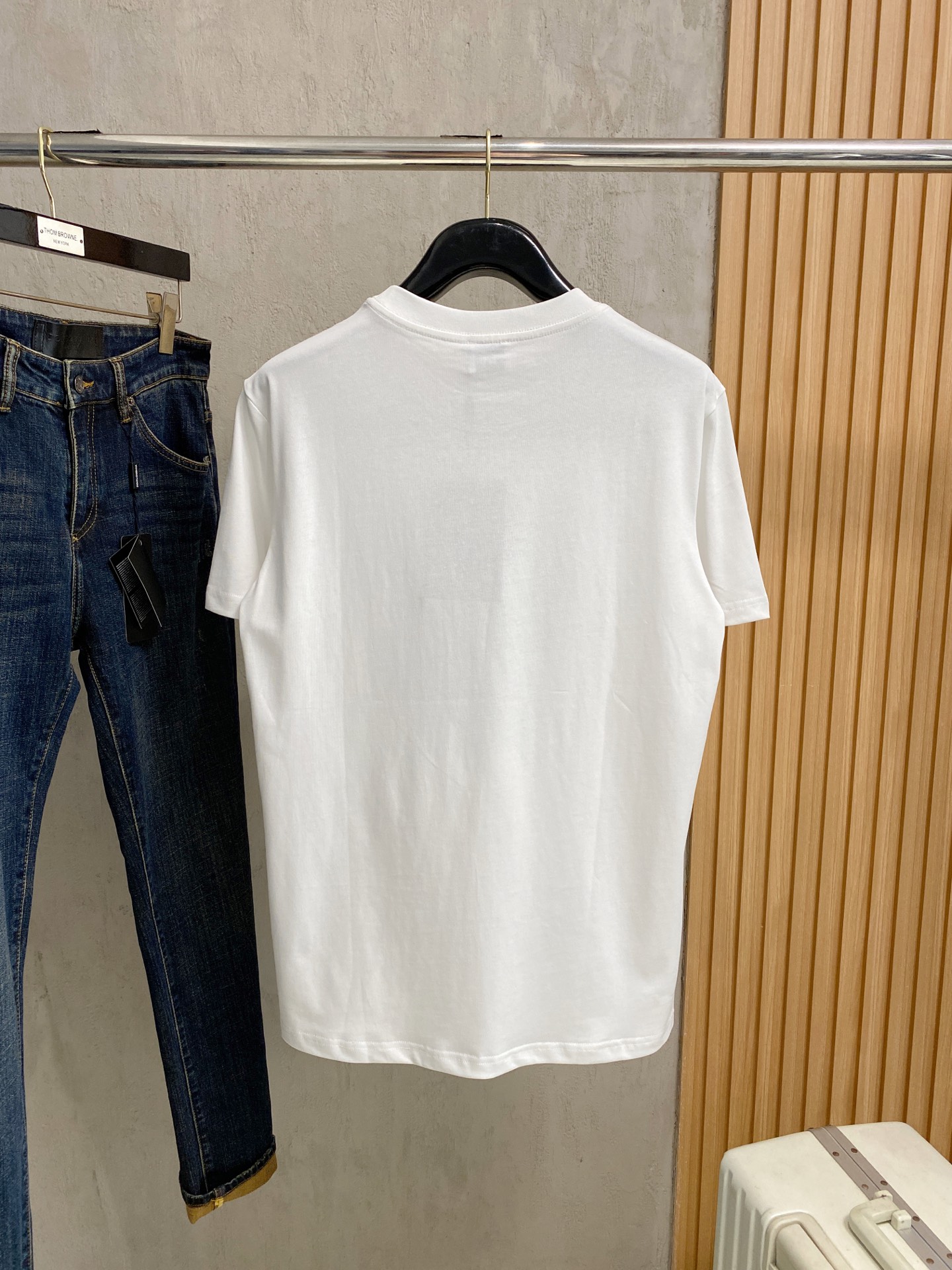  巴宝*Burberry 25SS春夏新款首发专柜最新款短袖圆领T恤 高端订制 设计前卫时尚！品牌log