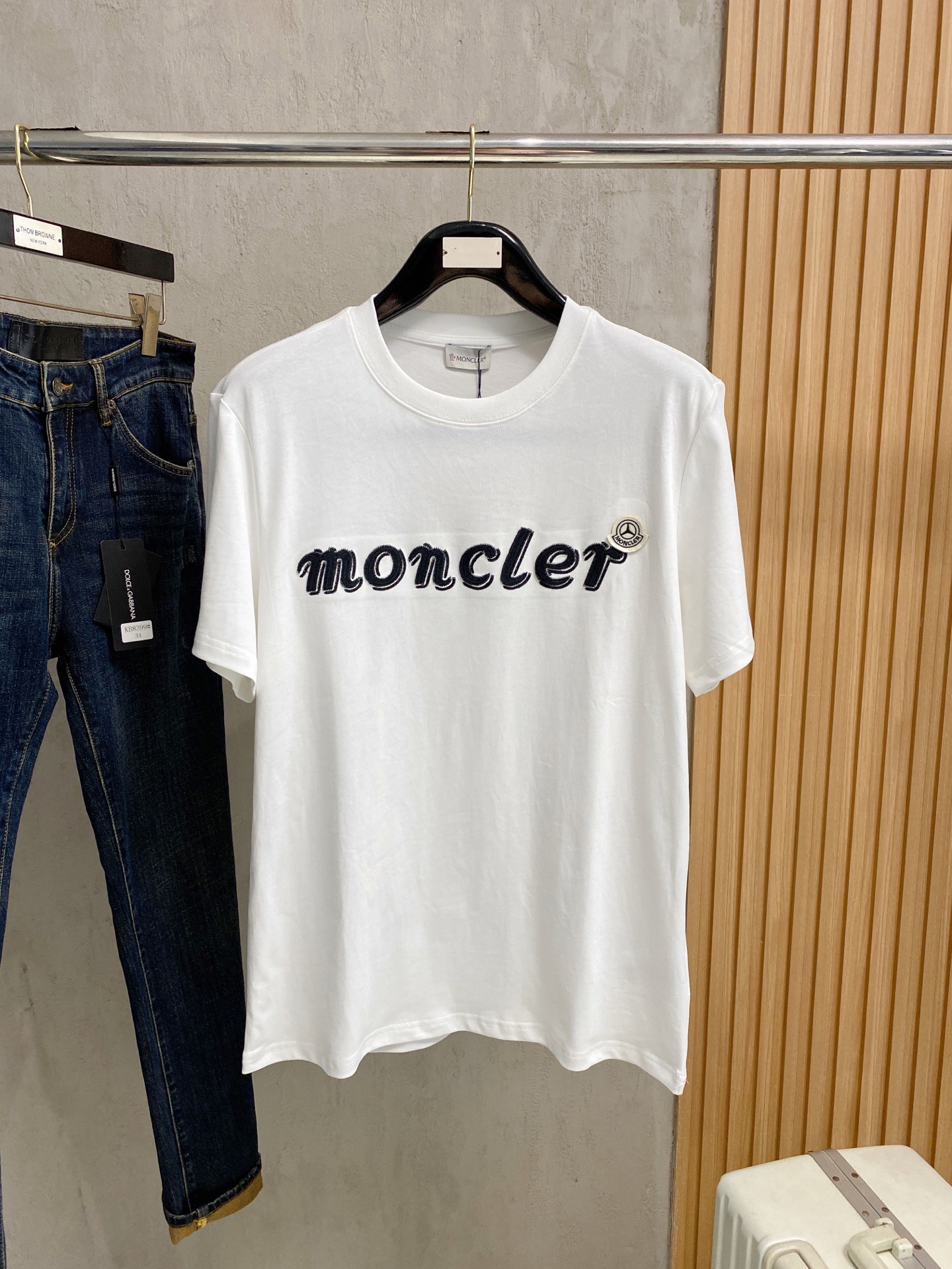  蒙*Moncler 25SS春夏新款首发专柜最新款短袖圆领T恤 高端订制 设计前卫时尚！品牌logo重