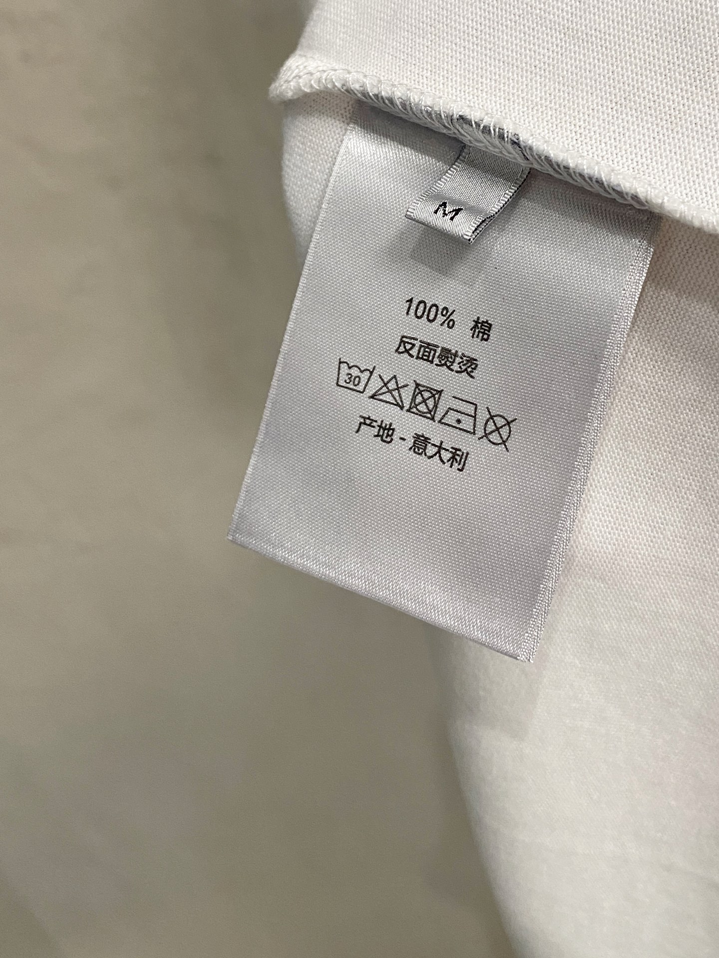  迪*DIOR 25SS春夏新款首发专柜最新款短袖圆领T恤 手绘高端订制 设计前卫时尚！品牌logo重工