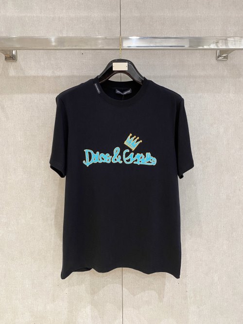 Dolce & Gabbana Men's Crew Neck T-Shirt with Crown Logo - Stylish and Comfortable 1 Dolce & Gabbana Men's Crew Neck T-Shirt with Crown Logo - Stylish and Comfortable