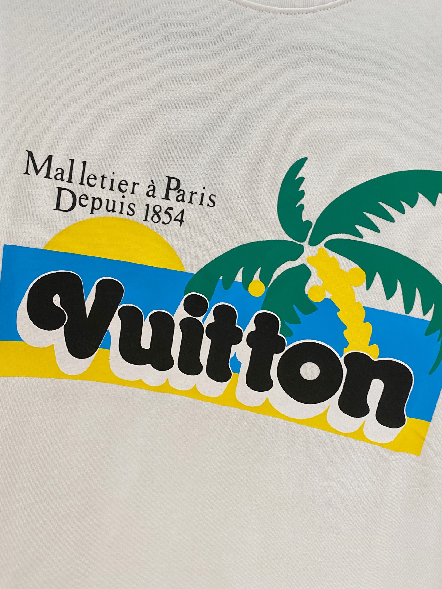 lv。春夏新款首发专柜最新款短袖圆领T恤 高端订制 设计前卫时尚！品牌logo重工艺设计 高端定制23