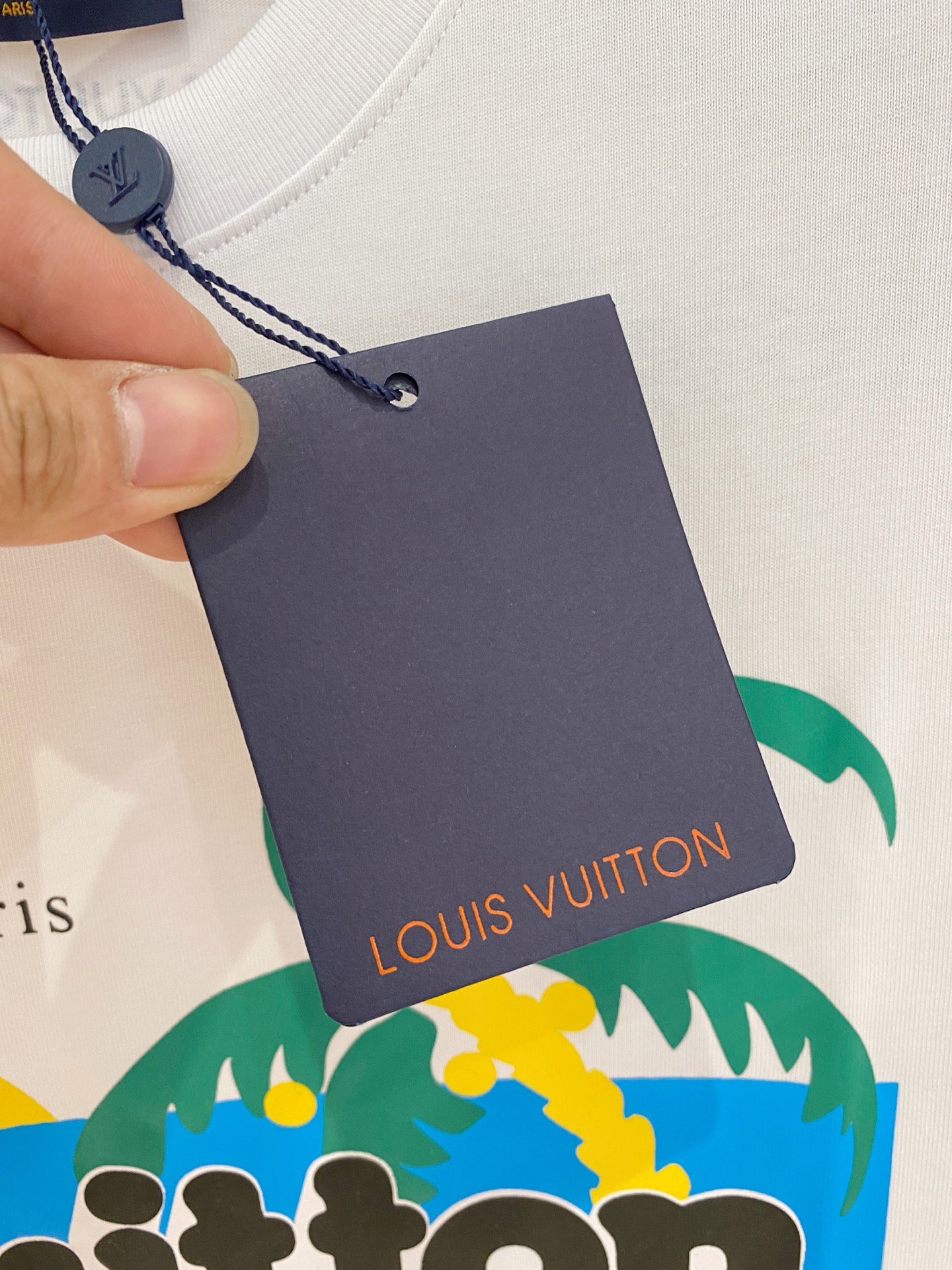  lv。春夏新款首发专柜最新款短袖圆领T恤 高端订制 设计前卫时尚！品牌logo重工艺设计 高端定制23