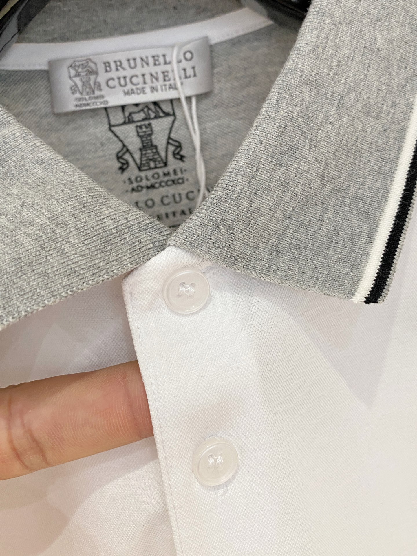 Brunello Cucinelli Summer Polo Shirt, Short Sleeve, Classic Logo, Comfortable Fabric 7 i1749135014689 395 0 5