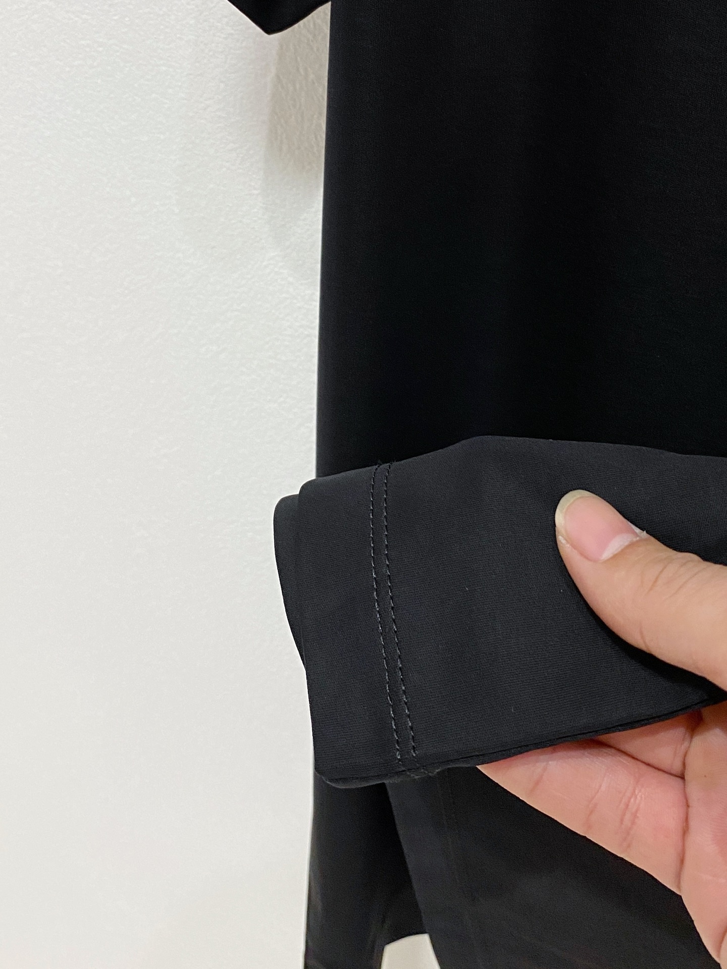  迪奥 顶级品质 2025款新品短袖！精选100支双面丝光棉面料，手感柔软。顶级进口私货，时尚设计潮流短