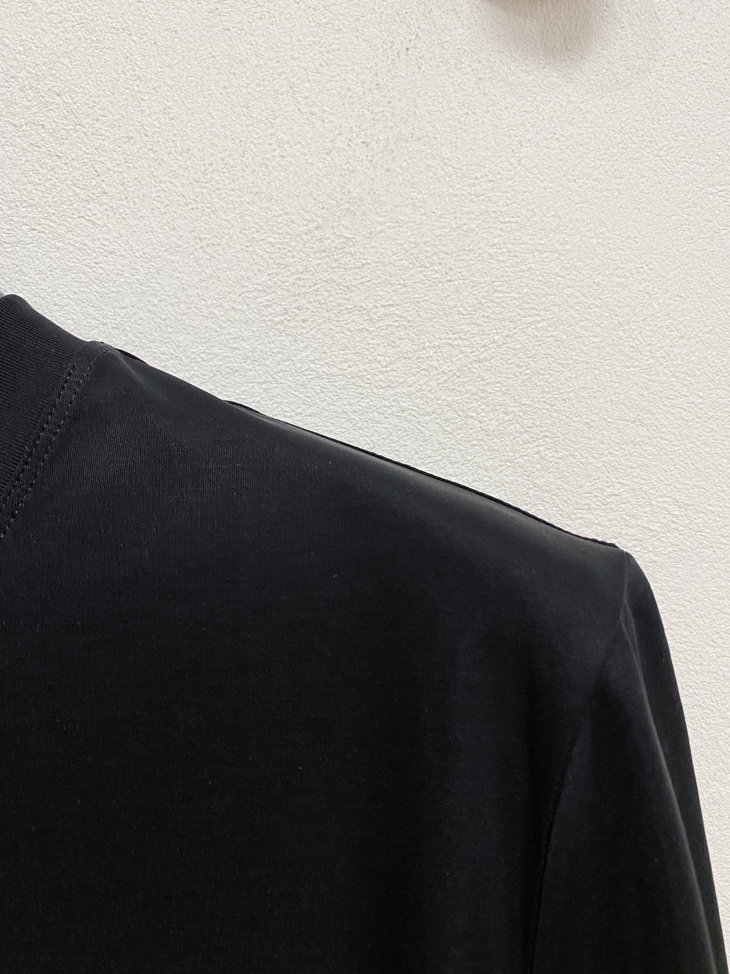  巴宝莉 顶级品质 2025款新品短袖！精选100支双面丝光棉面料，手感柔软。顶级进口私货，时尚设计潮流