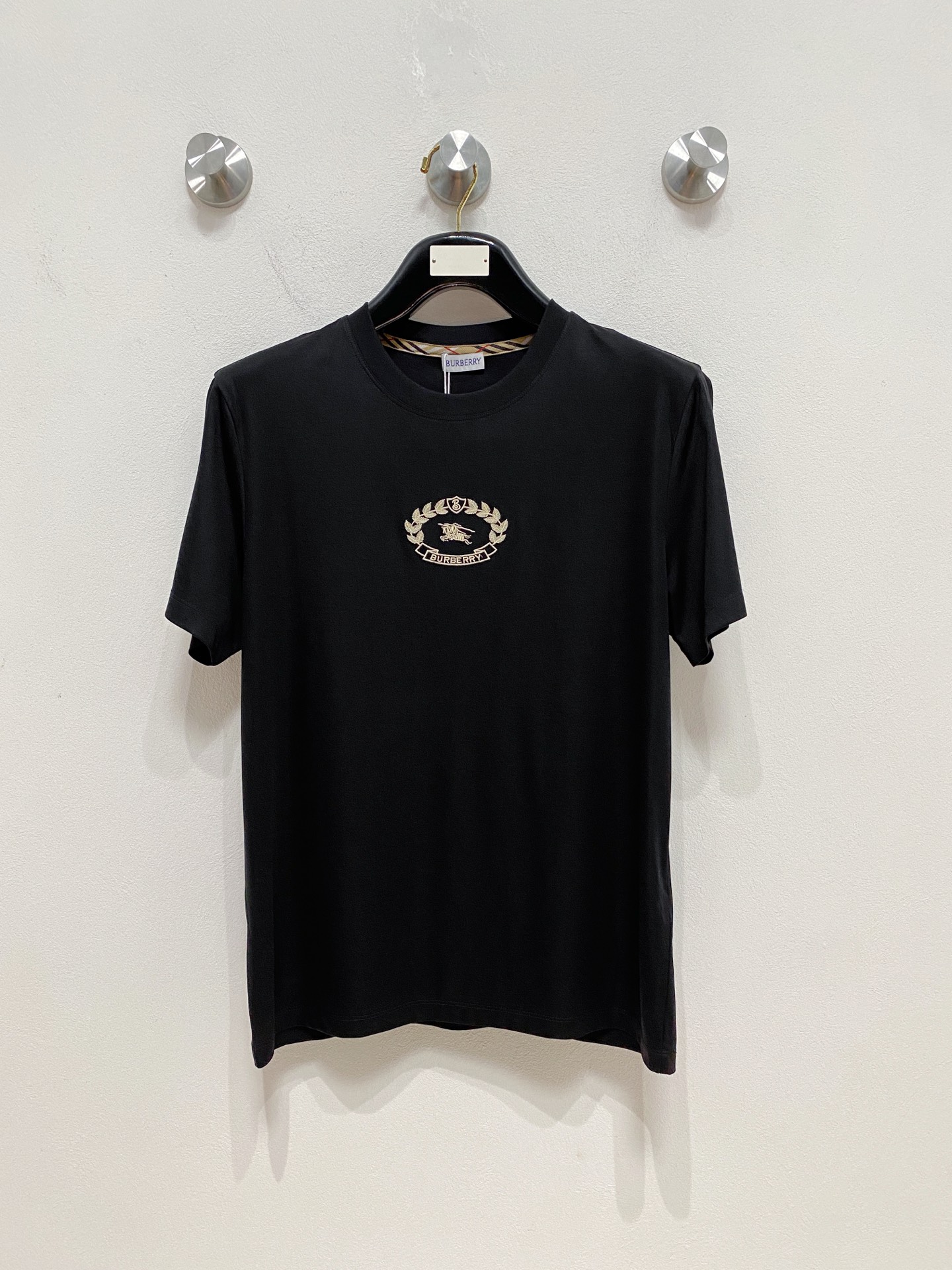  巴宝莉 顶级品质 2025款新品短袖！精选100支双面丝光棉面料，手感柔软。顶级进口私货，时尚设计潮流