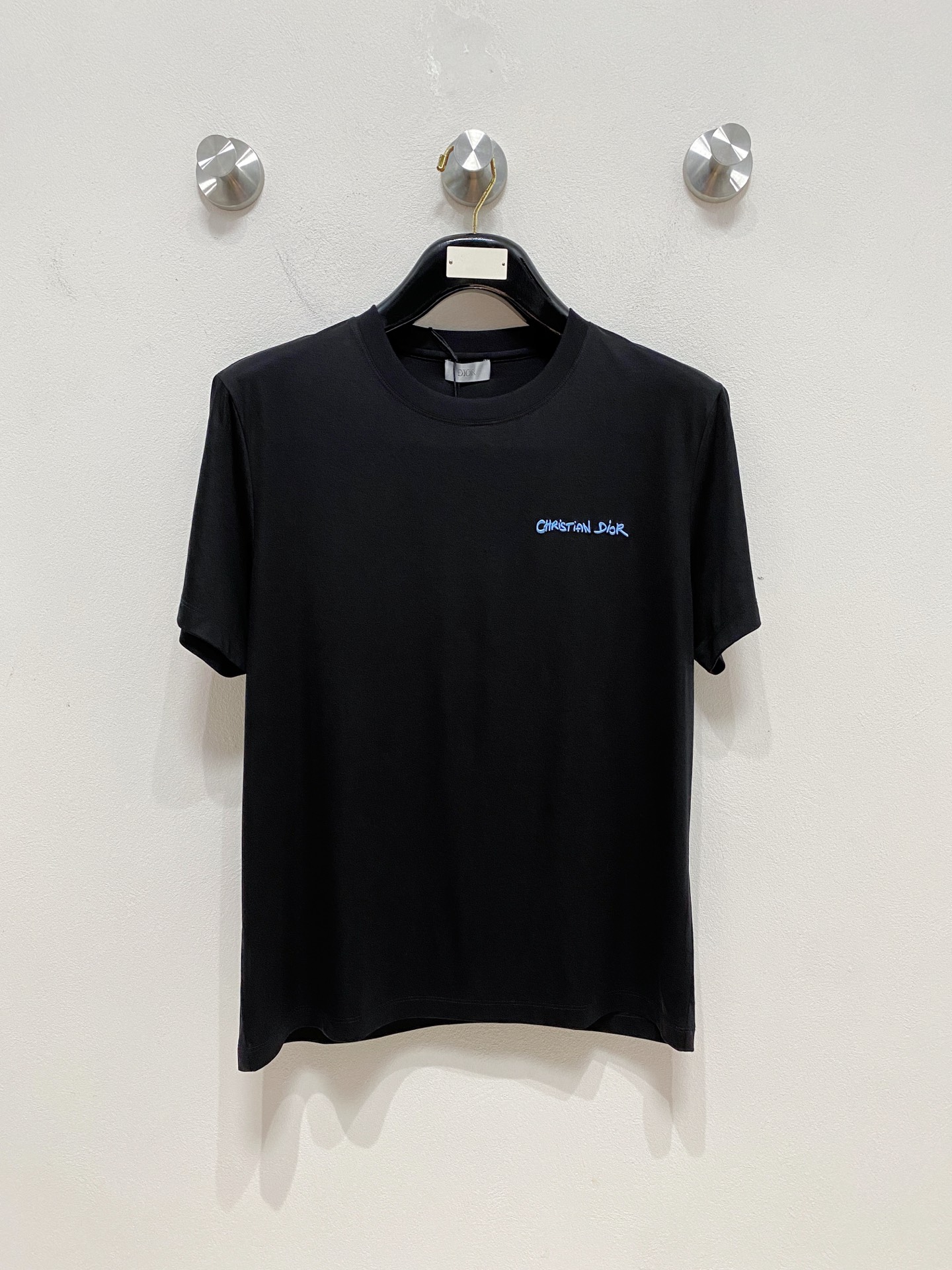  迪奥 顶级品质 2025款新品短袖！精选100支双面丝光棉面料，手感柔软。顶级进口私货，时尚设计潮流短