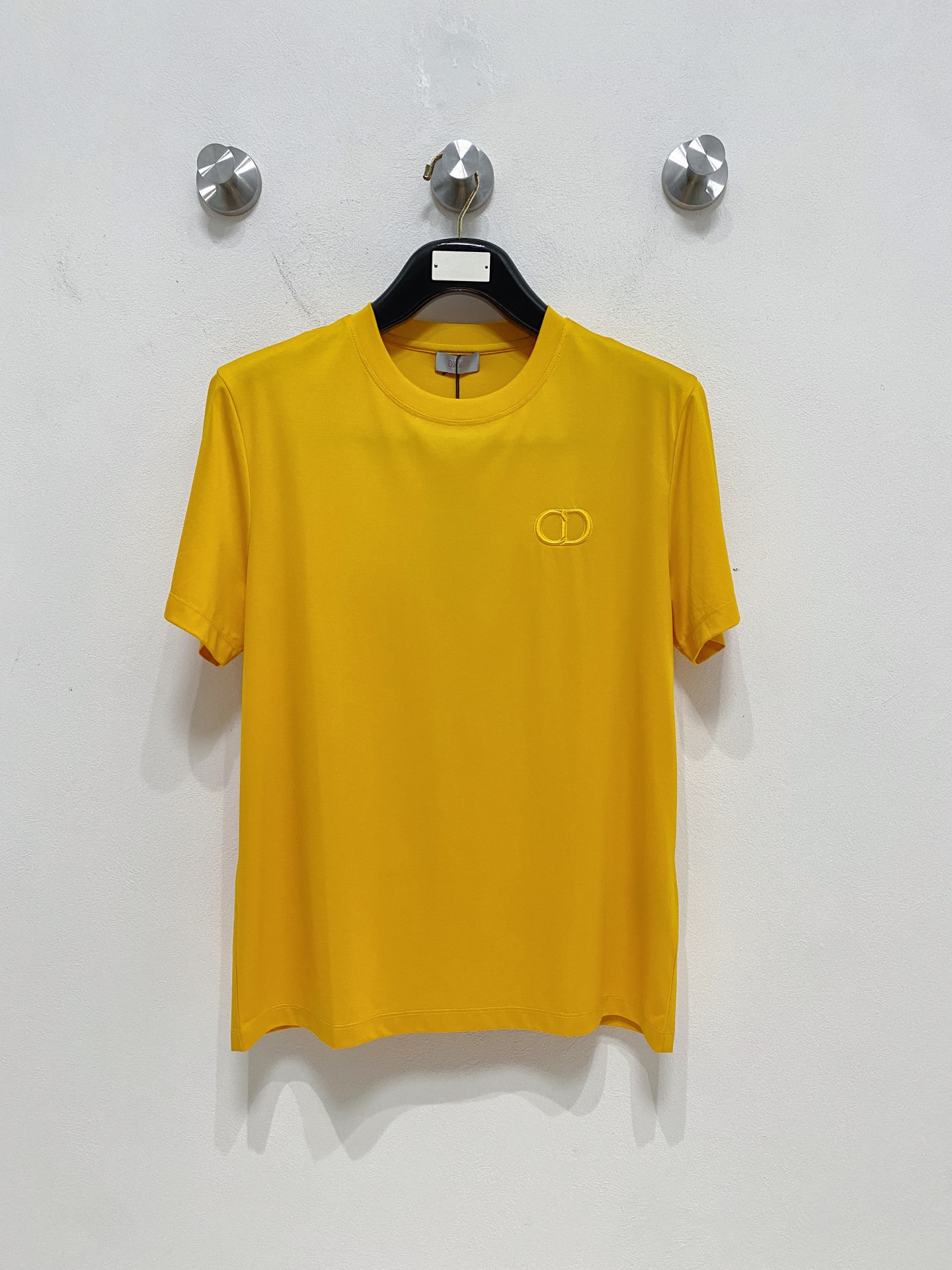  迪奥 顶级品质 2025款新品短袖！精选100支双面丝光棉面料，手感柔软。顶级进口私货，时尚设计潮流短