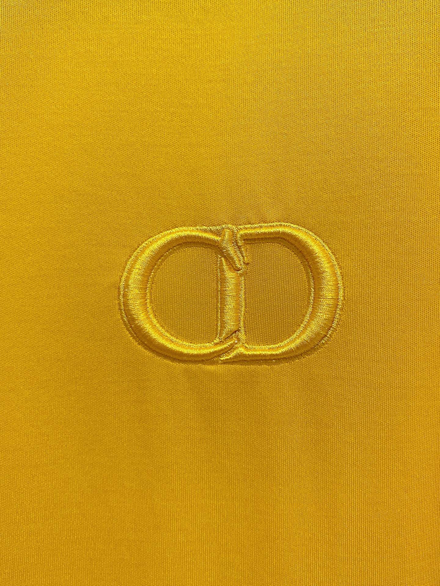  迪奥 顶级品质 2025款新品短袖！精选100支双面丝光棉面料，手感柔软。顶级进口私货，时尚设计潮流短