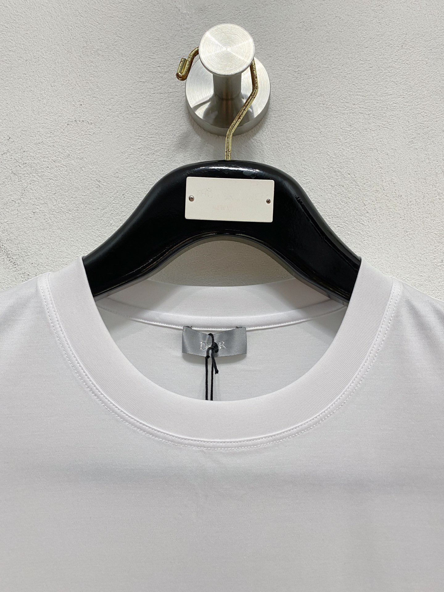  迪奥 顶级品质 2025款新品短袖！精选100支双面丝光棉面料，手感柔软。顶级进口私货，时尚设计潮流短